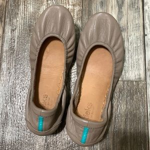 Taupe Tieks